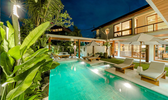 Daily Rent Berawa Canggu Villa 5 Bedrooms