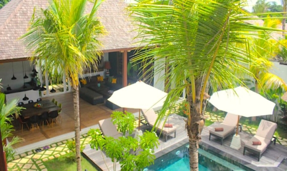 Daily Rent Drupadi Seminyak Villa 6 Bedrooms